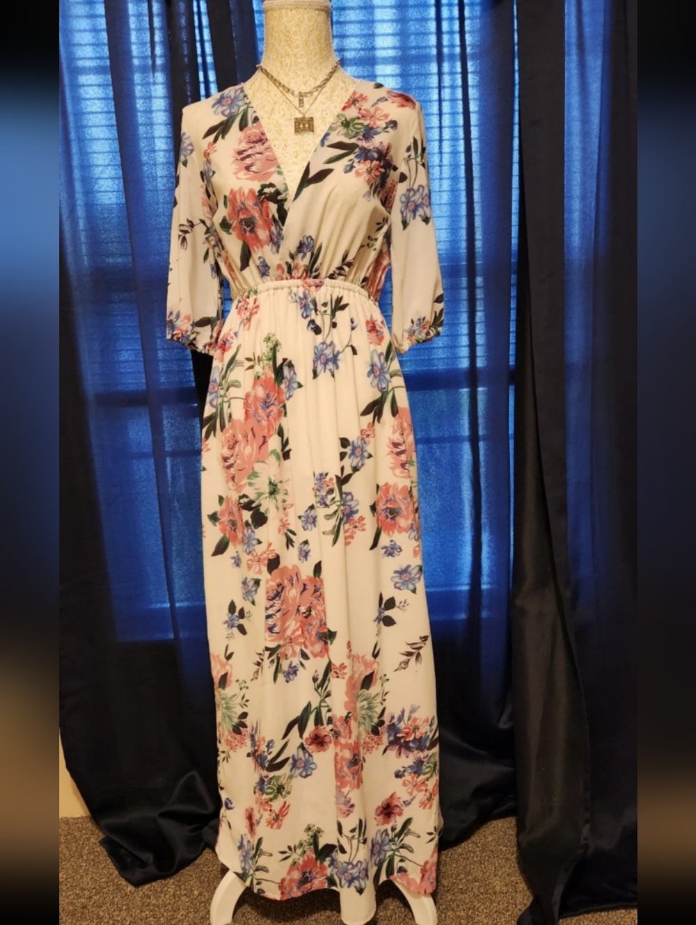 PRELOVED HAODUOYI SIZE SMALL Floral Maxi Dress with Pink & Blue Blooms